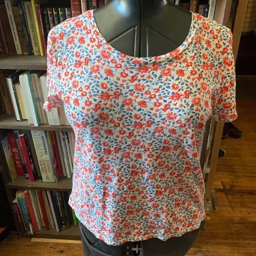 Lucky Brand red springy scoop neck knit M Americana tee